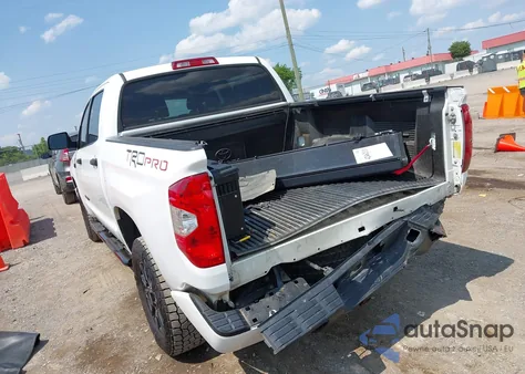 2017 Toyota Tundra Trd Pro 5.7L V8 z USA, uszkodzony, nr VIN 5TFDW5F12HX599192